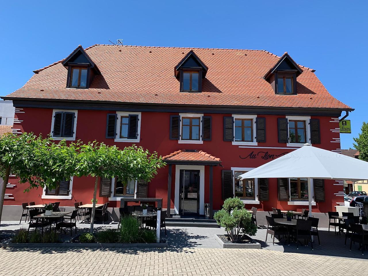 Logis Hotel Restaurant Au Lion Rouge Bartenheim Esterno foto